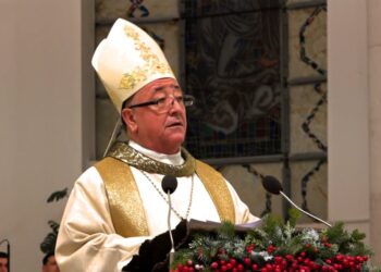 “Mjaft me urrejtje, të jemi zëri i paqes”, mesazhi i ipeshkvit Dodë Gjergji për Krishtlindje
