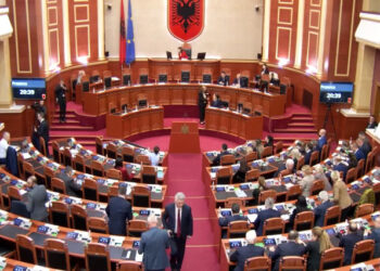 Kuvendi miraton rritjen me 87 mln euro të kuotës me FMN-në dhe përmirësimin e sistemit të shëndetësisë
