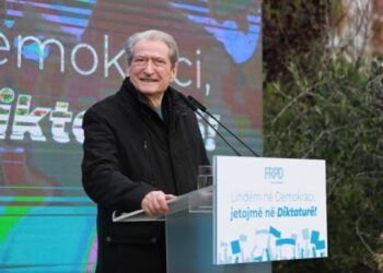 Marshimi i 8 Dhjetori, demokratët vendosen para Kryeministrisë, Berisha: Drejtësia merret me mua, një gjysmë pensionist!