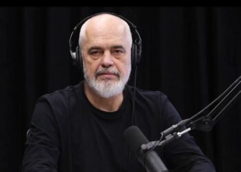 “Koha e lirë për të shpenzuar me familjen është zero”, Rama në “Flasim”: Në Angli duhet të bësh dy punë! Ata që duan të sfidojnë veten…