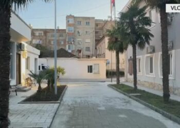 “Gjurmët”/ Policia arreston dy persona të shpallur në kërkim, ishin dënuar për vjedhje dhe dhunë në familje