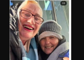 “E varfër, por me dinjitet dhe e mençur”, filmoi Parashqevi Simakun, shqiptarja: E bukur si dikur, me një buzëqeshje plot jetë