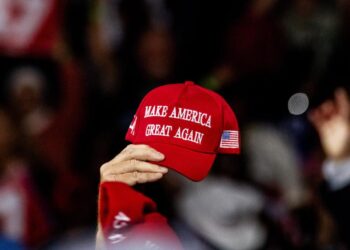 A bëhet Amerika madhështore kështu?