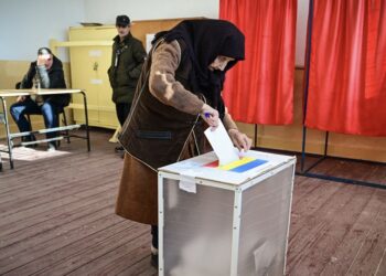 Shuma marramendëse parash për faqe interneti dhe televizione, si “tentakulat” e Moskës vendosën rezultatin e zgjedhjeve