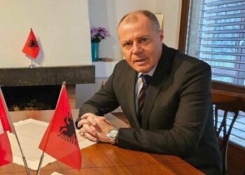 Zvicra mbetet pa ambasador shqiptar, Mustafa Nano jep dorëheqjen