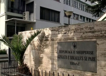 Shqiptarët divorcohen me padi! Nga 1,408 çështje në Gjykatën e Tiranës, vetëm 121 janë zgjidhur me marrëveshje