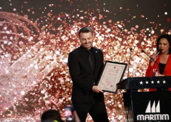 Ministri shqiptar në qeverinë Malazeze, Marash Dukaj, merr çmimin e madh “Grand Albanian Excellence” në Tiranë