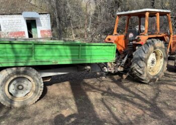 Ra aksidentalisht nga karroceria e një zetori, humb jetën 69-vjeçari në Korçë