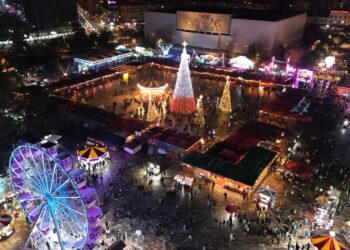 Festat e fundvitit, pamjet magjike nga qendra e Tiranës