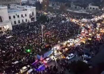 VIDEO/ Mijëra sirianë mbushin rrugët e Damaskut për të festuar rënien e regjimit të Bashar al-Assad
