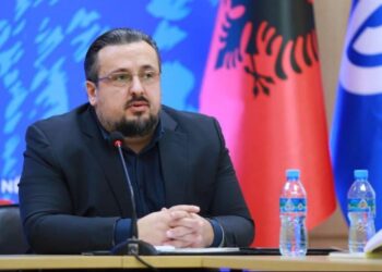 Gafë apo luftë e brendshme? Teliti sulmon kryebashkiakun demokrat: Kavaja, një qytet i vdekur…
