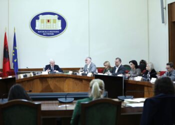 “Antikorrupsioni”, Xhafaj sqaron pagesën për ekspertët: Nuk e kalon vlerën bruto 550 mijë lekë