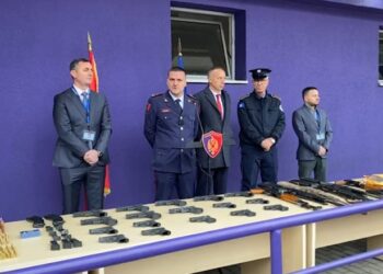 Pistoletat vinin nga Turqia dhe modifikoheshin në Ferizaj, zbulohen detaje si policia zbuloi grupin e trafikut të armëve