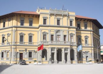 Shpërblim për kategoritë në nevojë/ Kryebashkiaku i Vlorës: Përfitojnë mbi 4200 familje