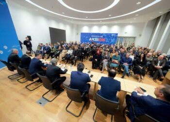 “Zoti e shpëtoi Trumpin që ai të shpëtonte botën”, Berisha “karikon” demokratët: Kemi gjetur mbështetje botërore