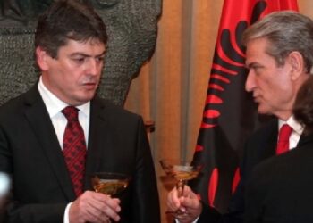 “SPAK institucioni më i besueshëm”, Topi: Berisha i mbërthyer nga egoizmi patologjik, ka 34 vite në politikë