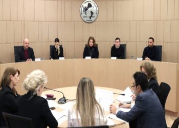 Komisioni Rregullator “vulos” mandatet për çdo qark, miratohen edhe zonat e Administrimit Zgjedhor