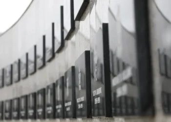 Vrau një person dhe dëboi banorët, dënohet me 15 vite burg Çedomir Aksiç për krime lufte në Kosovë