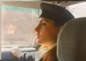 VIDEO / “E thërrisnin Mama Vivi…”, aktori tregon si e takoi Simakun në stacion: Ishte shtëpia e saj…