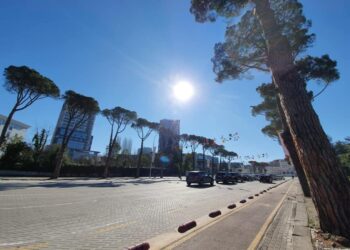 Diell dhe temperatura të ulëta, ja si do të jetë moti natën e ndërrimit të viteve