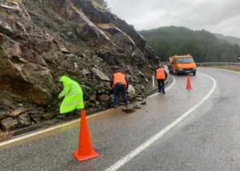 Reshje me intenstitet në veri – Shkarje gurësh dhe inertesh në disa rrugë, probleme dhe me energjinë