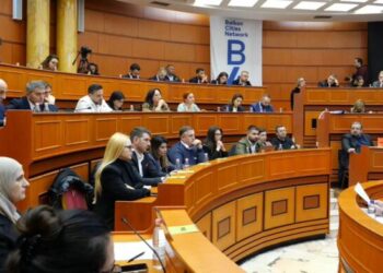Veliaj: Tirana, rekord historik në ndërtimin e objekteve arsimore brenda 9 viteve
