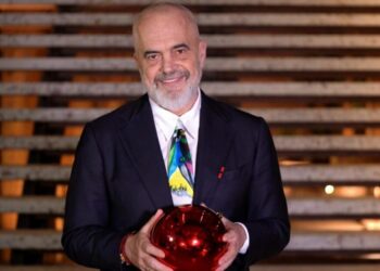 Rama uron shqiptarët: Do ta ngjisim vendin në majën, ku do të qëndrojë edhe kur ne të mos jemi më!