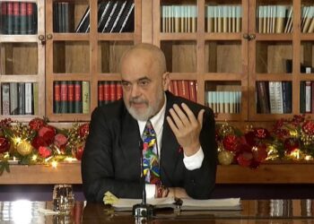 “Paga mesatare 1000 euro për administratën shtetërore”, Rama: Tejkaluam objektivat