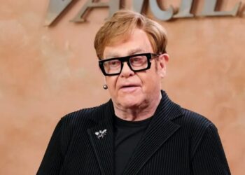 Elton John ‘shokon’ fansat: Kam humbur shikimin!
