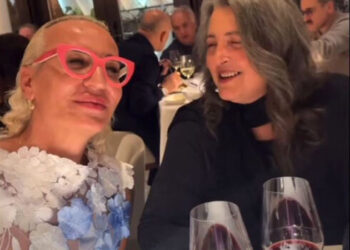 Parashqevi Simaku këndon sërish, Elton Ilirjani: Do qëndrojë 3 javë në hotel, pastaj do vendosim bashkë me familjarët