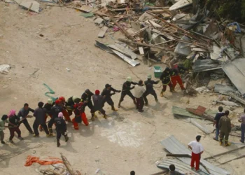 230 mijë të vdekur nga dallgët shkatërruese/ Përkujtohen sot viktimat e cunamit në Oqeanin Indian, fotot rrëqethëse nga ngjarja që tronditi botën