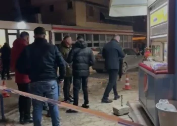 Të shtëna me armë në Vlorë, dy të plagosur, mes tyre një i mitur! Kush ishte objektivi i atentatit