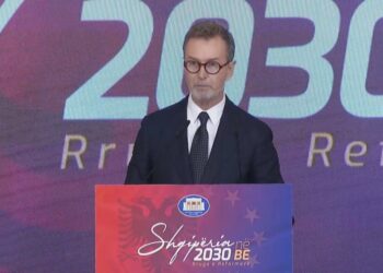 “Shqipëria ka një shans historik për anëtarësimin në BE”, Gonzato thirrje aktorëve politikë për bashkëpunim