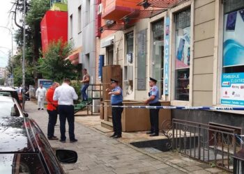 Grabitja në ish-Bllok, Policia: Dyshohet se janë vjedhur 300 lekë të reja