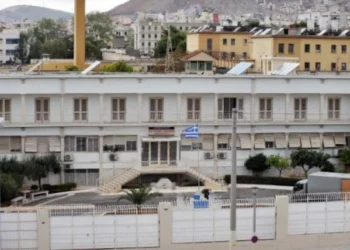 Të burgosurit në Koridhalos biseda në “Sky Ecc”, si zyrtarët i ndihmonin kriminelët të fusnin vajza në qeli