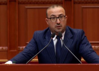 “Na ka marrë malli të shohim një grua shtatzënë”, Korreshi në Kuvend: Është hall, s’jep njeri më nuse në fshat!