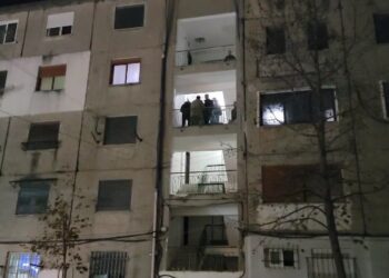 Masakroi me thikë fqinjin, arrestohet autori i krimit të rëndë në Durrës