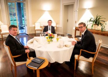 Drafti i BE për dialogun: Kosova dhe Serbia duhet të zbatojnë marrëveshjet