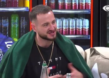 “I kapa telefonin, çfarë nuk pashë”, Xumi tregon si e zbuloi tradhtinë e partneres