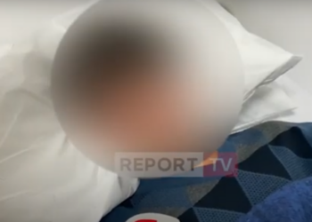 “Erdhi mësuesja e më shpëtoi nga ai djalë”, flet 17-vjeçari që u plagos me thikë në Fier