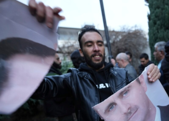 Rebelët rrëzojnë nga pushteti Assadin, analiza e VOA: Çfarë pritet të ndodhë?