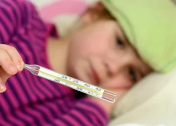 Frika nga meningjiti/ Rritet interesi për vaksinën. Mjekja: Ja në cilën moshë duhet të vaksinohet fëmija