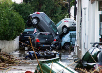 Moti i keq përfshin Greqinë/ Përmbytje katastrofike në Rodos pasi një stuhi goditi ishullin