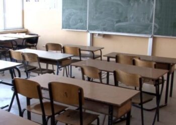 Një nga nxënësit flet për 14-vjeçarin që u kap me pistoletë: Është djalë i keq, lëvizte me biçak