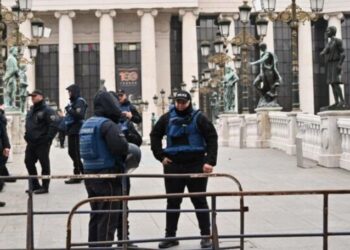 Diskutimi për gjuhën shqipe, policia rrethon Gjykatën Kushtetuese në Shkup