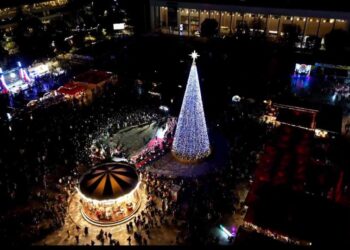 Sot ndizen dritat e festave në Tiranë, Veliaj: Festimet do të zgjasin deri në orët e para të mëngjesit