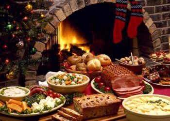 Kombinimi i antipastave për një tryezë festive, këshillat e kuzhinierit për mbrëmjen e ndërrimit të viteve