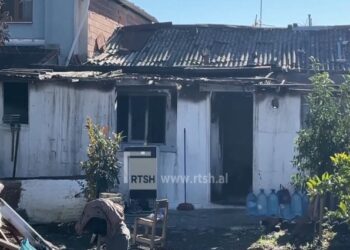 Familja elbasanase në “qiell të hapur”, pas djegies së banesës tre anëtarët kërkojnë ndihmë