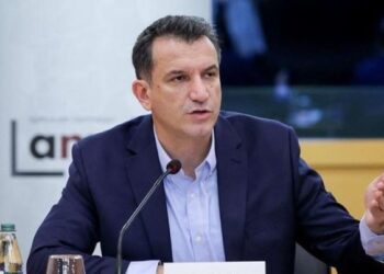 “Nuk bëj pjesë te kasta e vjetër që sulmon drejtësinë”, Veliaj reagon për sekuestrimin e telefonit të bashkëshortes: I hapur për çdo hetim