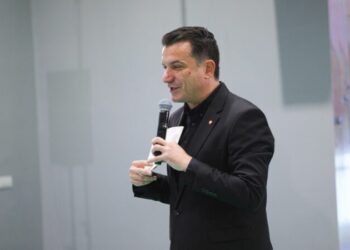 “Do modernizojmë transportin urban”, Veliaj për Buxhetin 2025: Të gjitha rrugët e lagjeve do lidhen me Unazën e Madhe